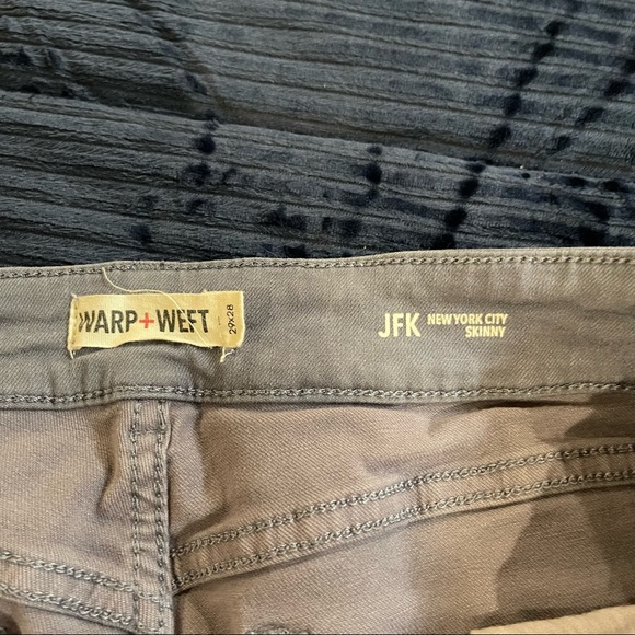 WARP + WEFT JFK SKINNY 28” light gray jeans - Picture 6 of 8